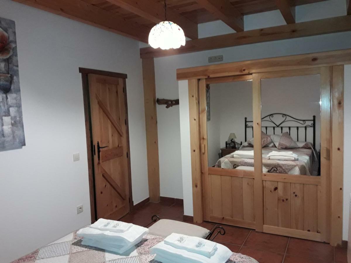 Maison d'hôtes El Rondillo De Gredos à Hoyos del Collado Extérieur photo