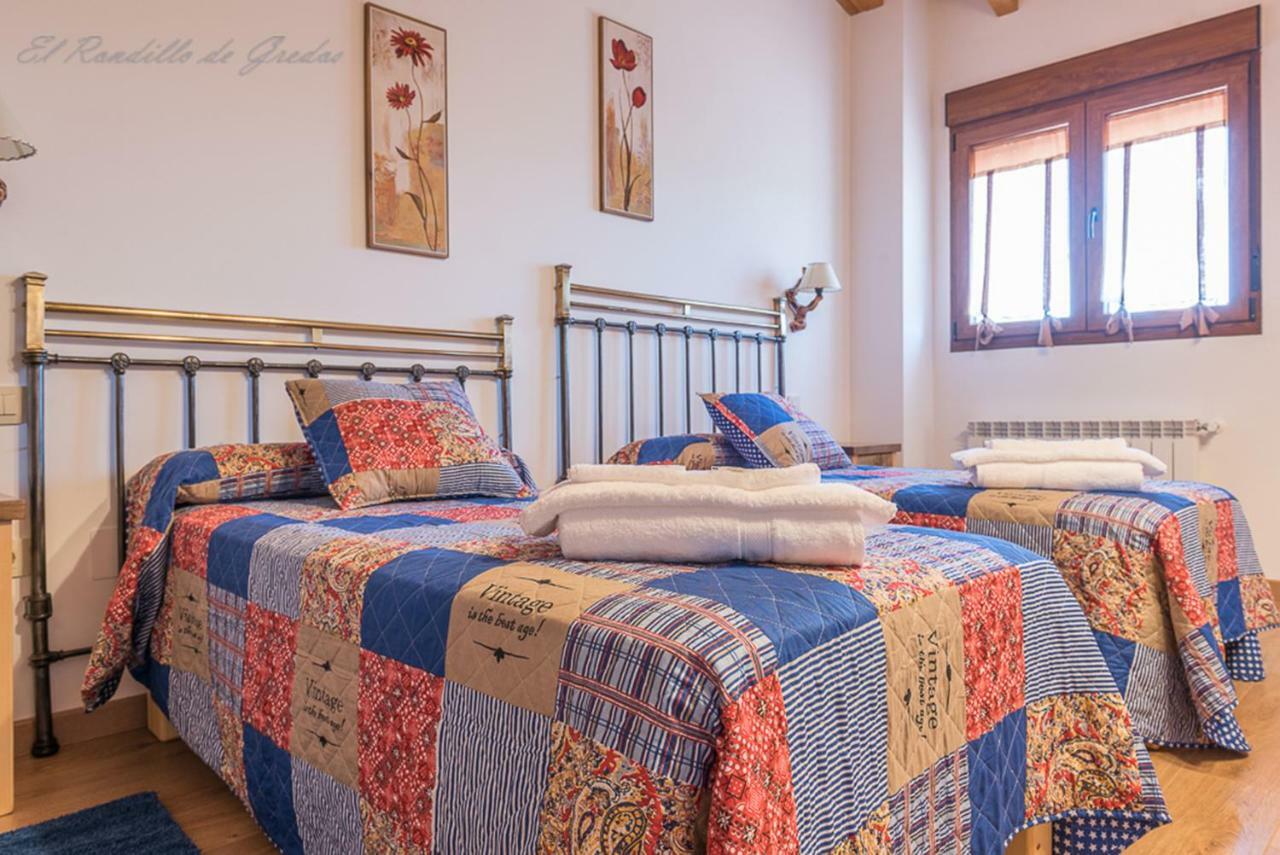 Maison d'hôtes El Rondillo De Gredos à Hoyos del Collado Extérieur photo