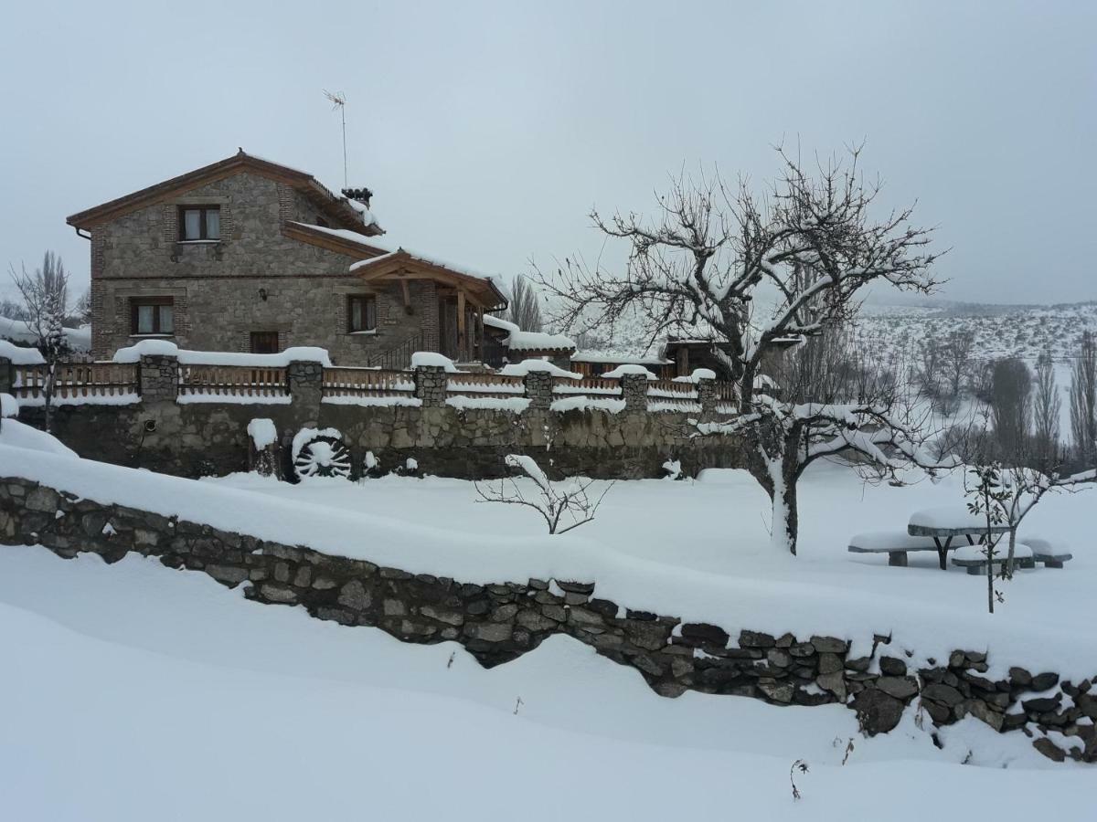 Maison d'hôtes El Rondillo De Gredos à Hoyos del Collado Extérieur photo